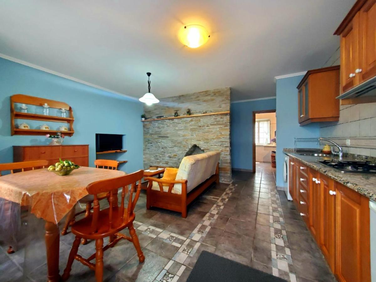 Apartamentos Turisticos Rosa Ribadeo Esterno foto