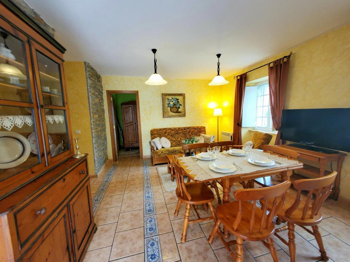 Apartamentos Turisticos Rosa Ribadeo Esterno foto