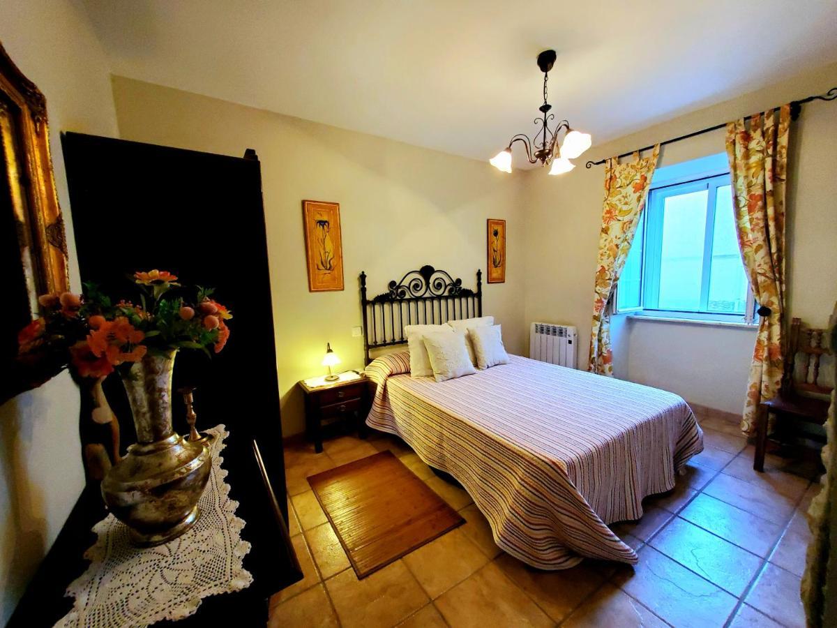 Apartamentos Turisticos Rosa Ribadeo Esterno foto